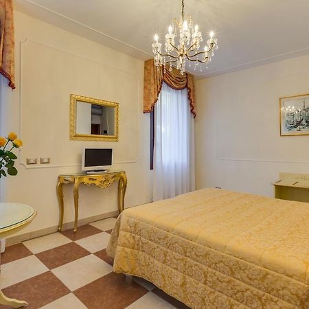 Hotel Bernardi Semenzato Venesia Bagian luar foto