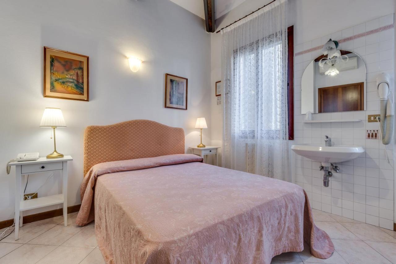 Hotel Bernardi Semenzato Venesia Bagian luar foto
