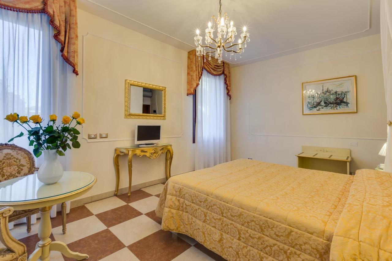 Hotel Bernardi Semenzato Venesia Bagian luar foto