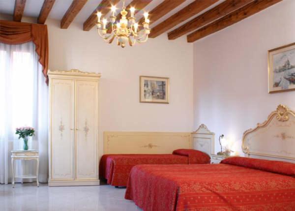 Hotel Bernardi Semenzato Venesia Bagian luar foto