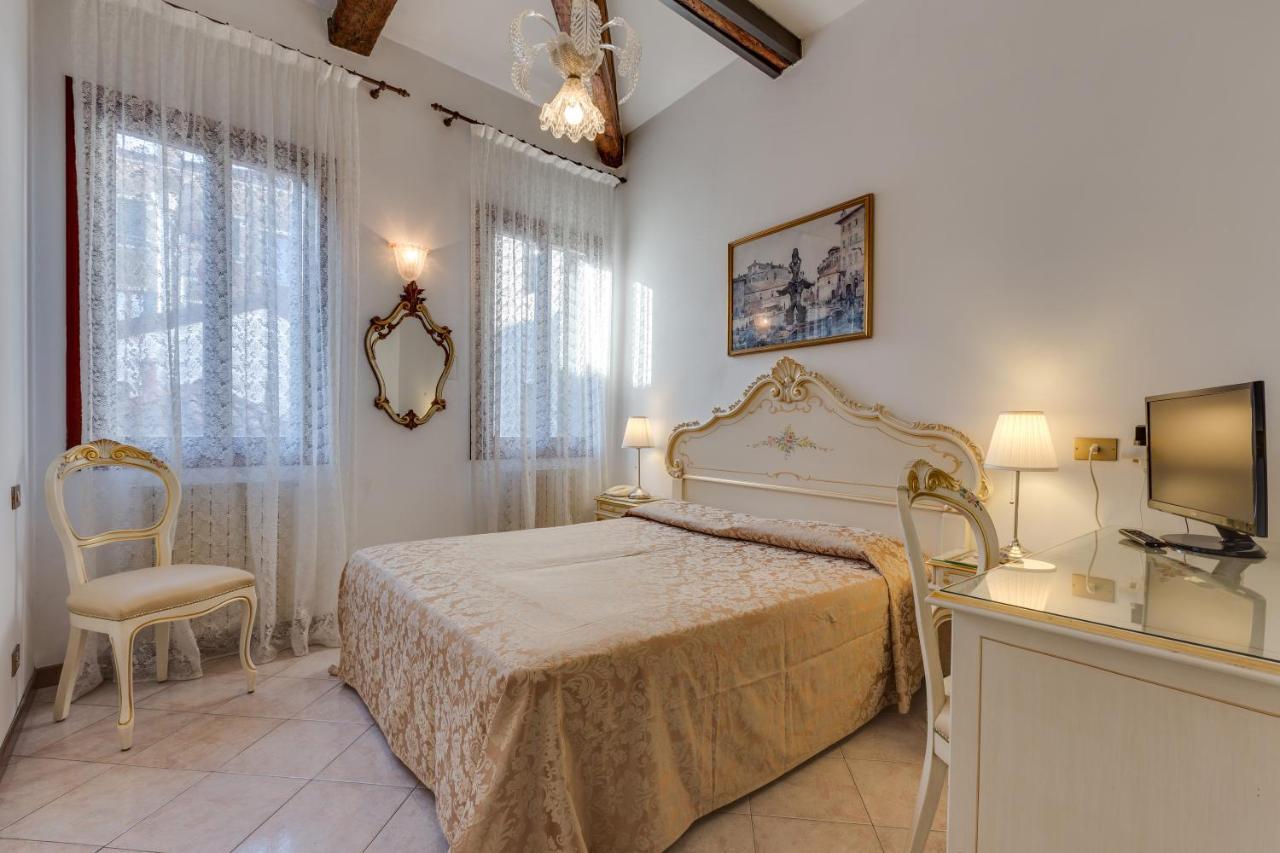 Hotel Bernardi Semenzato Venesia Bagian luar foto