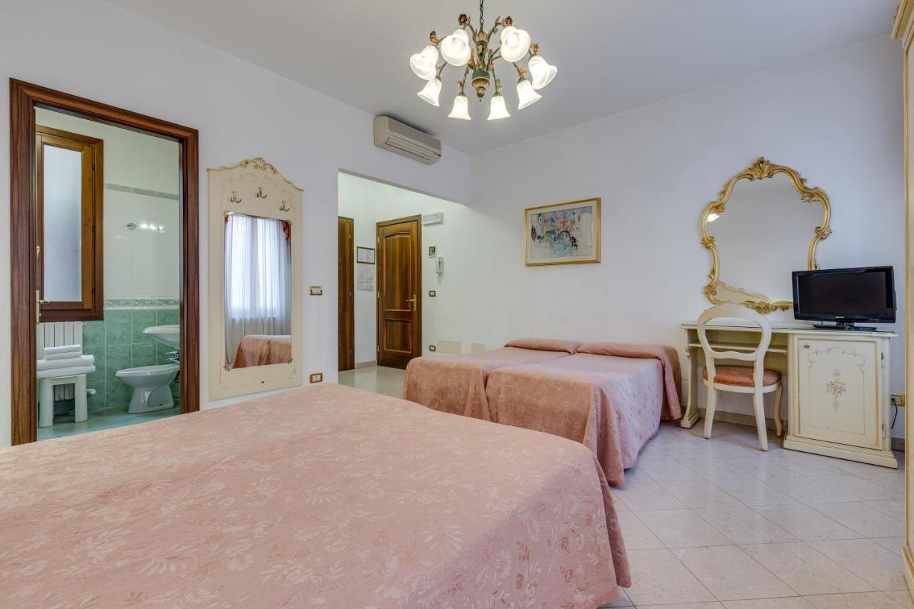 Hotel Bernardi Semenzato Venesia Bagian luar foto