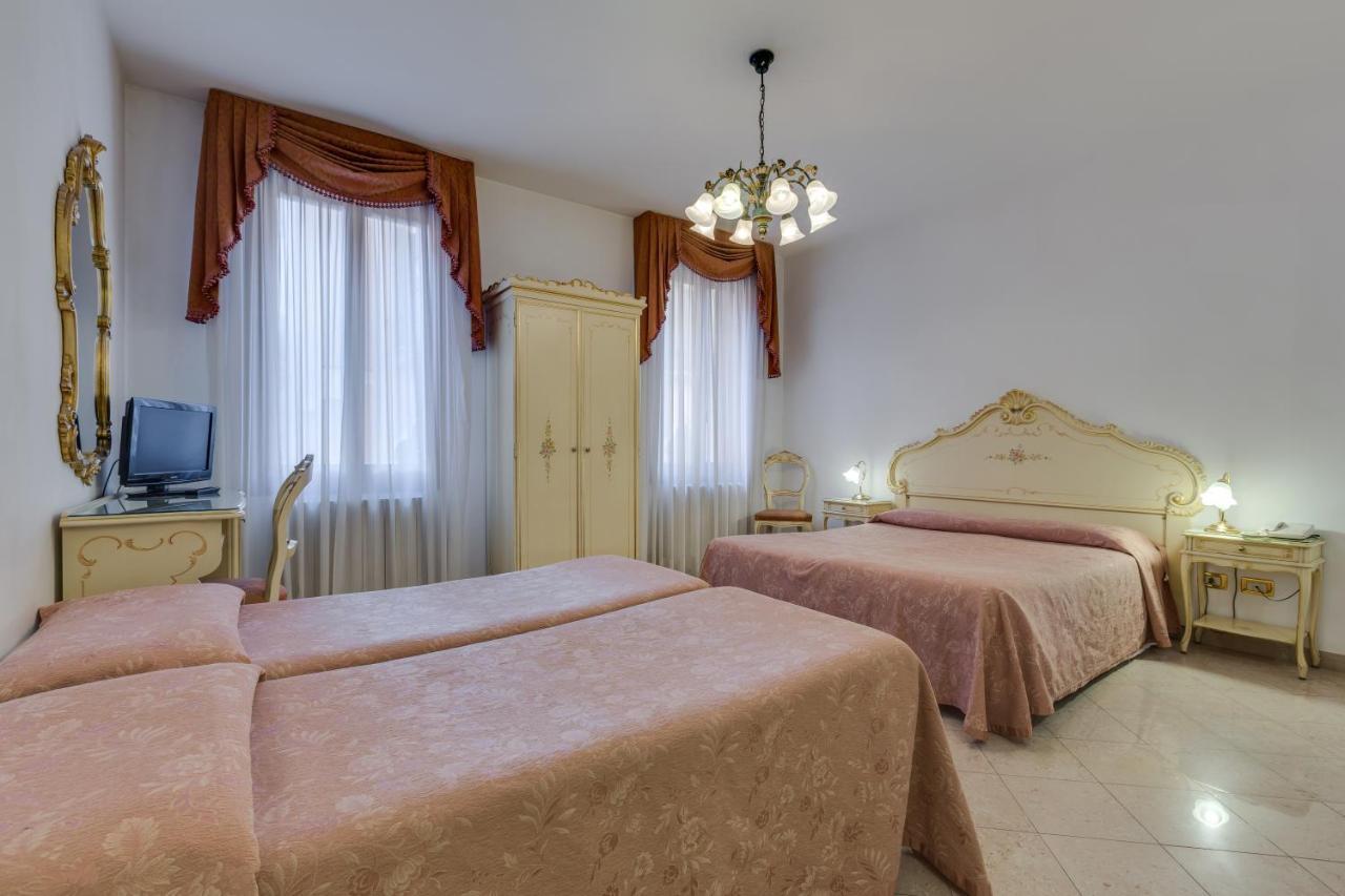 Hotel Bernardi Semenzato Venesia Bagian luar foto