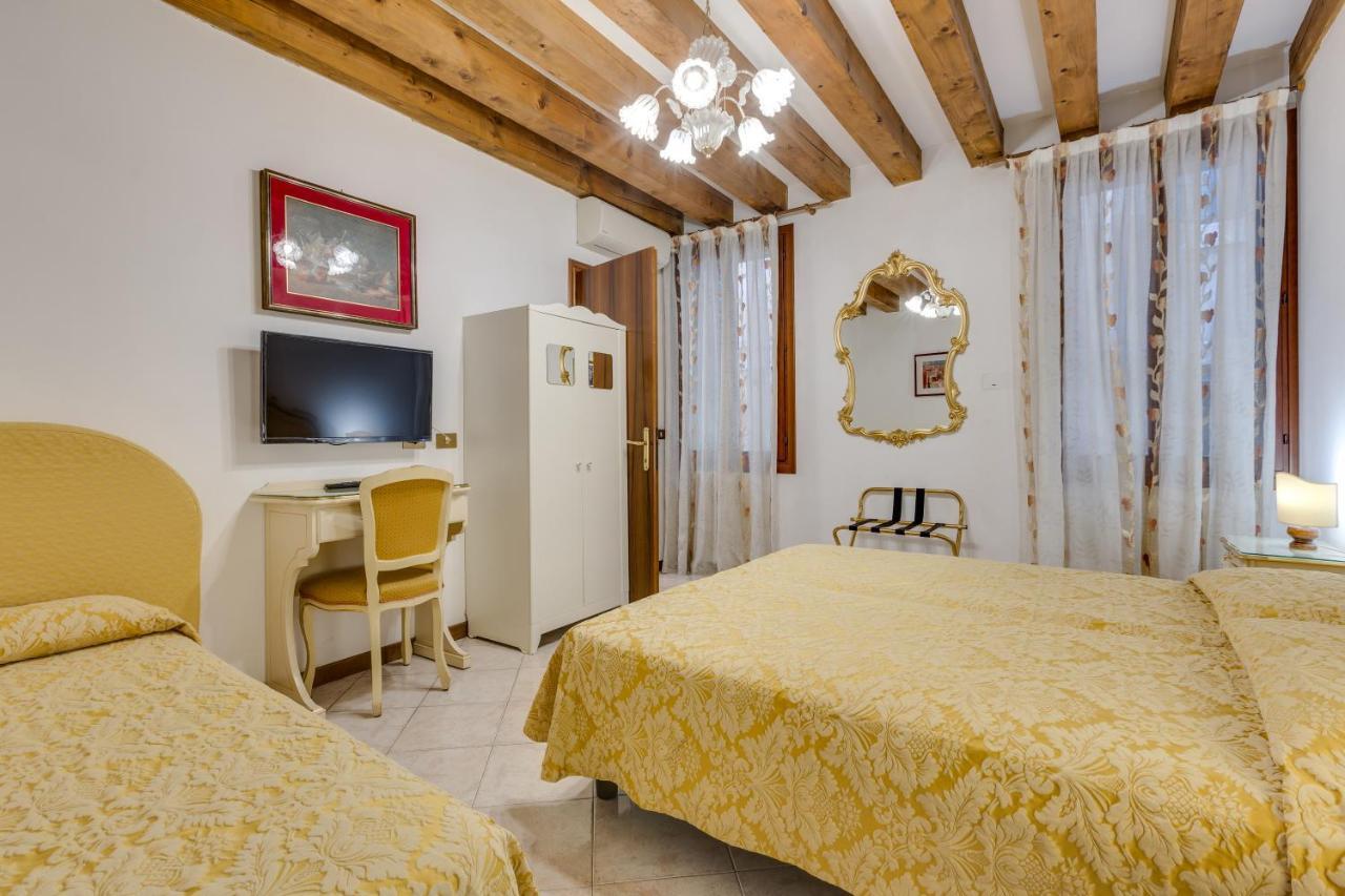 Hotel Bernardi Semenzato Venesia Bagian luar foto